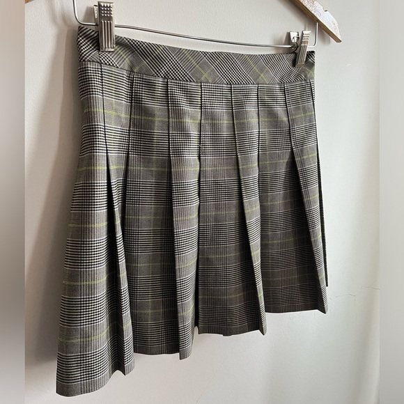 Aritzia Sunday Best Plaid Pleated Mini Skirt size 2 - Picture 3 of 6